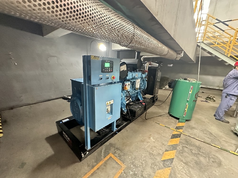 某項目濰柴原裝發(fā)電機(jī)組多臺交付現(xiàn)場
