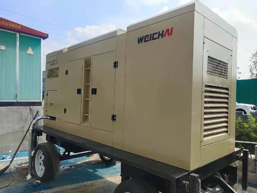 南陽某項目150KW濰柴移動拖車靜音箱發(fā)電機(jī)組
