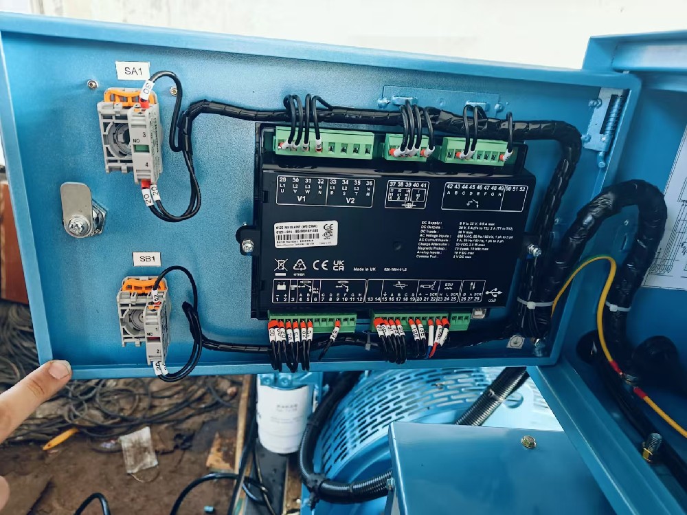 安陽某事業(yè)單位交付調(diào)試一臺100KW濰柴原裝發(fā)電機(jī)組